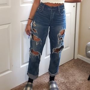 AE | Distressed Stretch Tom Girl Jeans